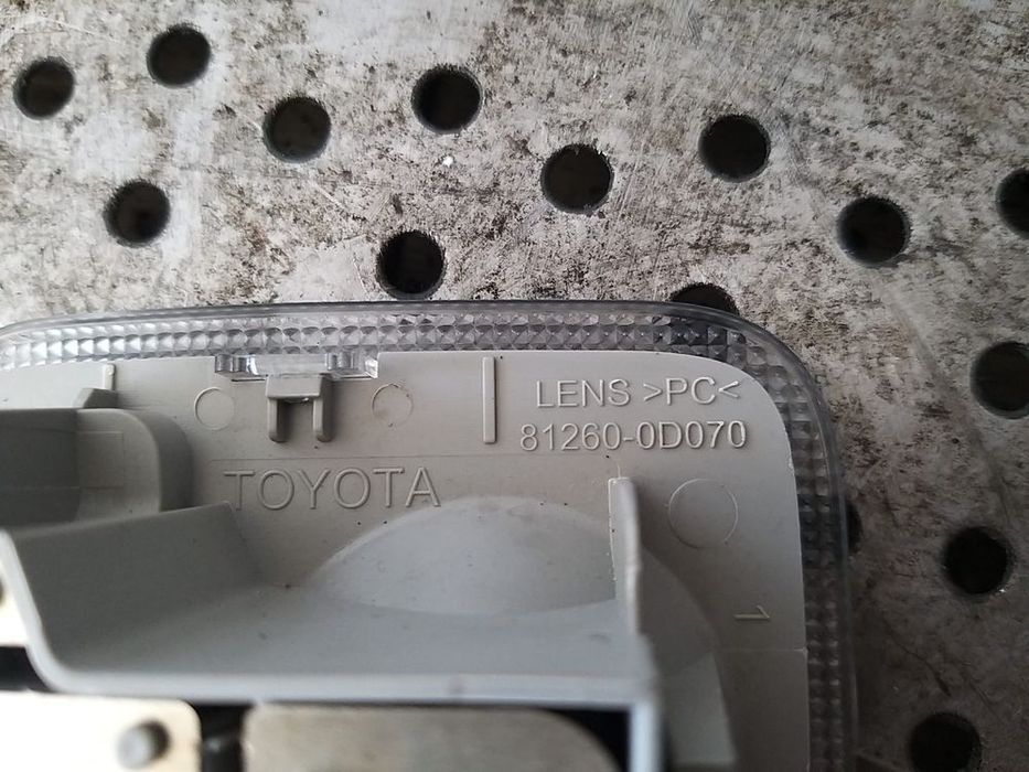 Plafoniera fata toyota yaris 3 p13 812600d070