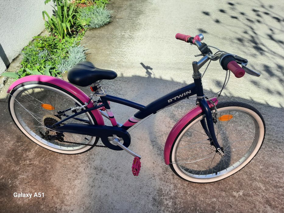 Vând bicicletă  fete