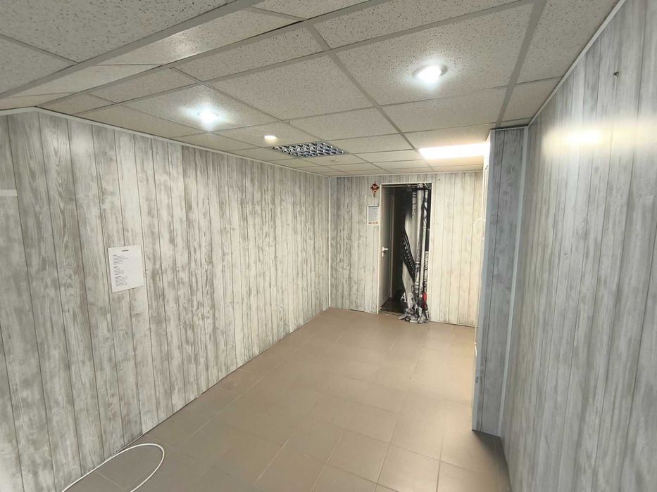 Дава се под наем Магазин в Разград, Варош - 20 кв.м за 178.5 € - Снимка #1