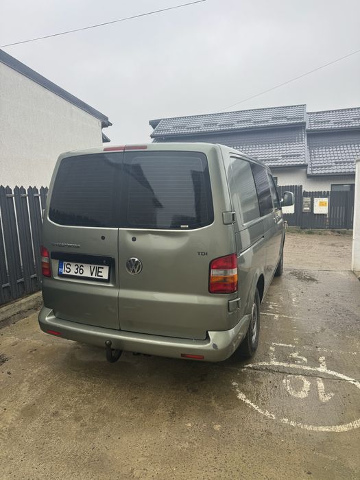 Volkswagen T5 2006 5+1 locuri 2.5