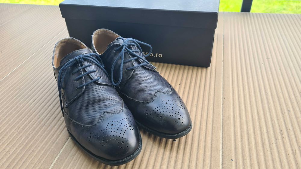Vând pantofi piele eleganti, Il Passo, 39, culoare bleumarin închis