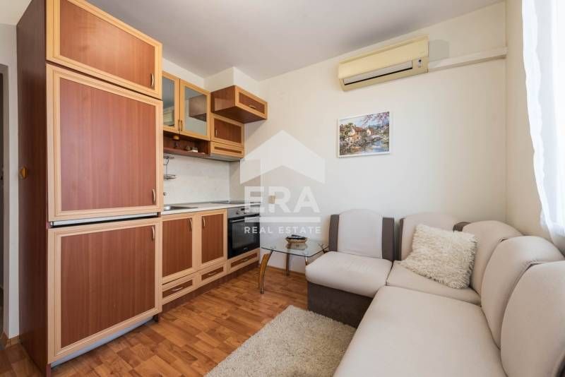 Продава се Двустаен апартамент в Варна, Цветен квартал - 37 кв.м за 2430 €/кв.м - Снимка #1