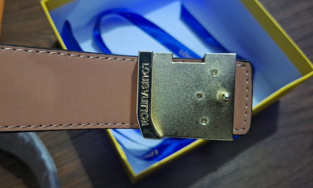 Curea Louis Vuitton - nouă, cu etichetă, in cutie