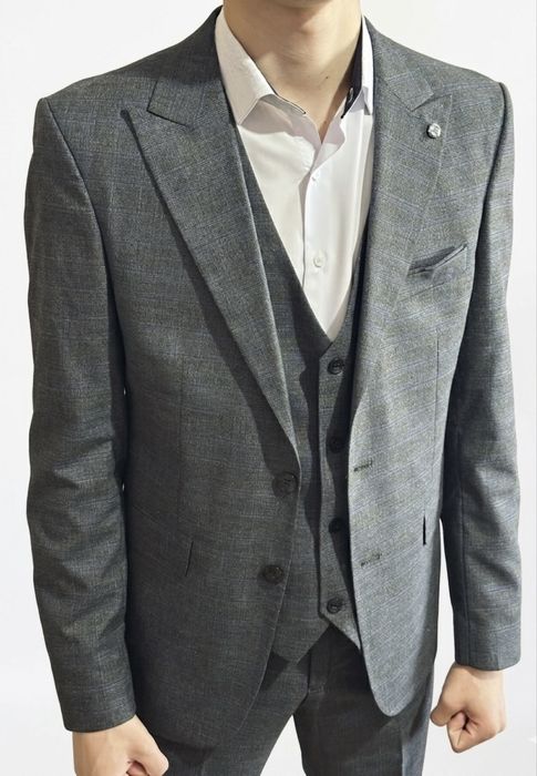 Мужской костюм размер 46