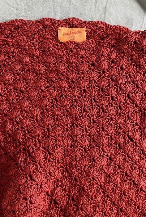 Bluza crosetata cu maneci evazate