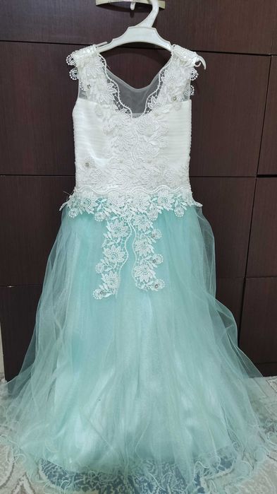 Продам платье для девочек