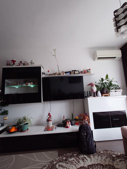 Секция с размери дължина -300 см, дълбочина - 34/44 см