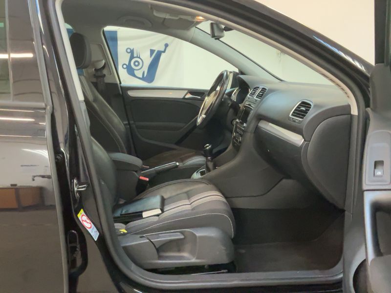 Volkswagen Golf VI 1.6 TDI Match 2012