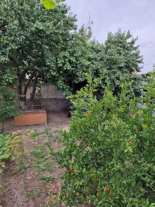 Нуробод эски мерныйда ховли сотилади 20 сотих Ипотекага хам курилади