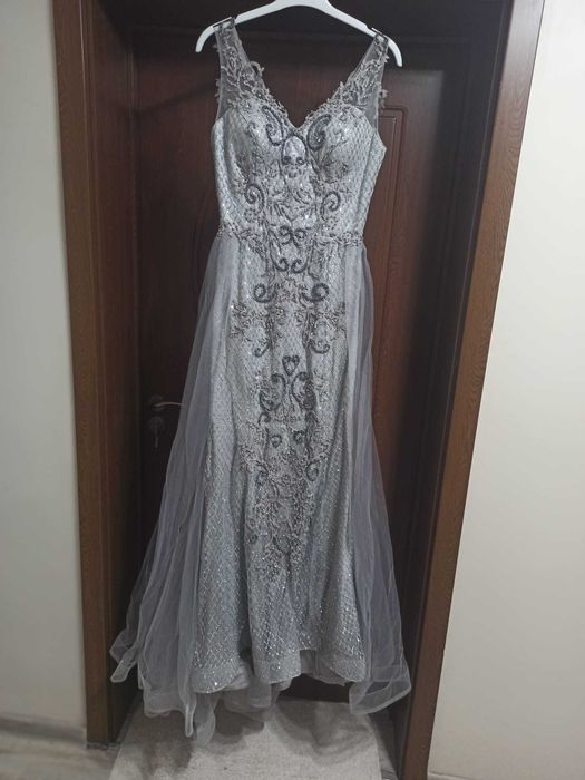 Oфициялни рокли на размер 36 , 34 ,38