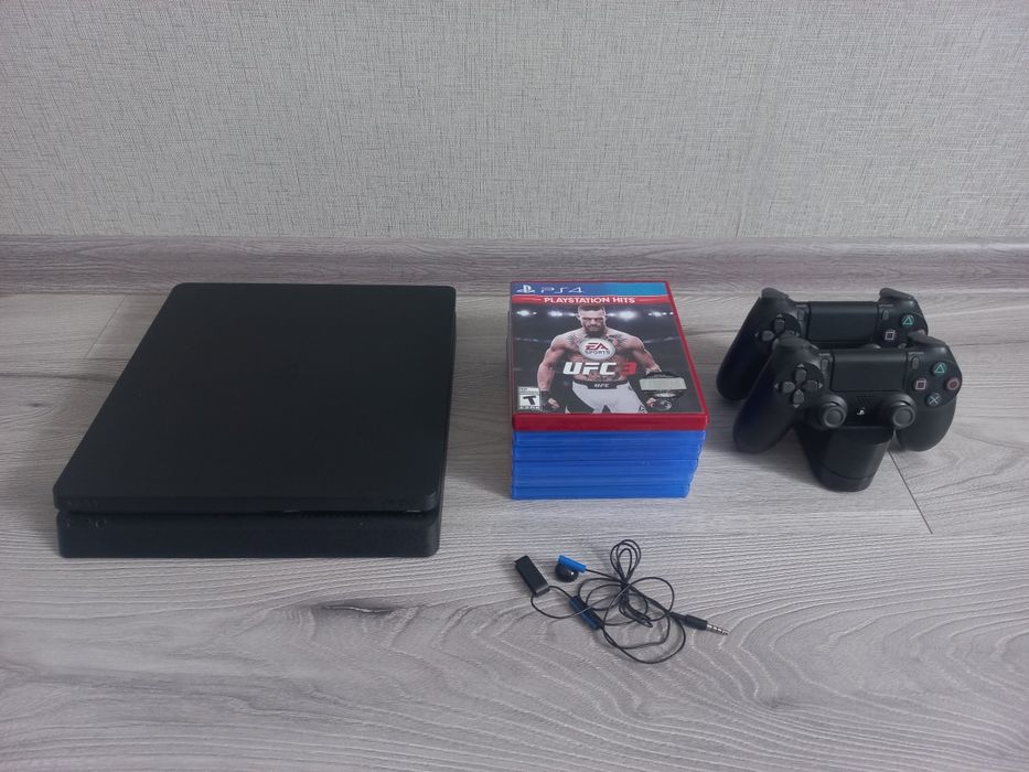 Продам PlayStation 4 slim 1tb