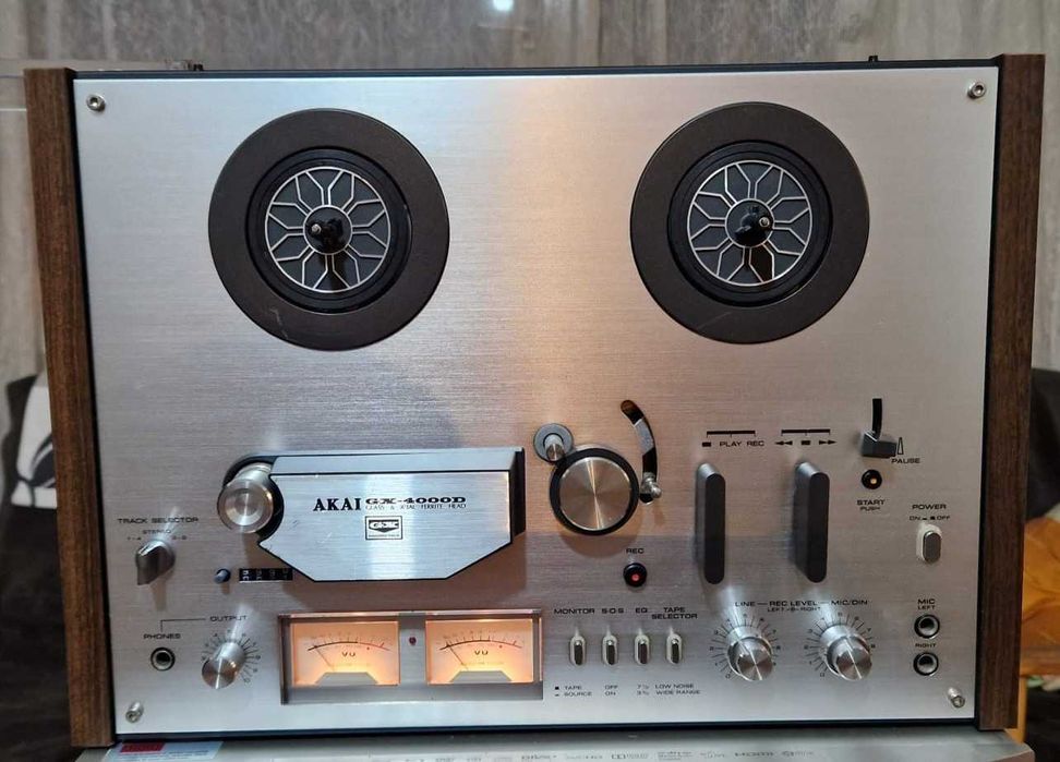 AKAI GX 4000 D arata foarte bine 9.5/10