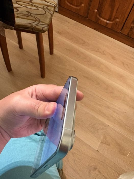 Продам IPHONE 16 pro max на 256гб