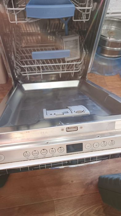 Продам посудомоечную машину.