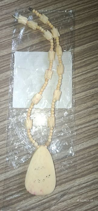 Винтажное колье из слоновой кости