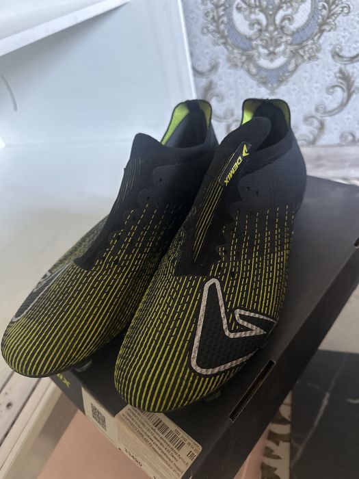 Продаю бутсы демикс))