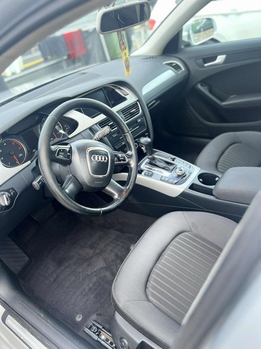 Vând Audi A4 B8 2011