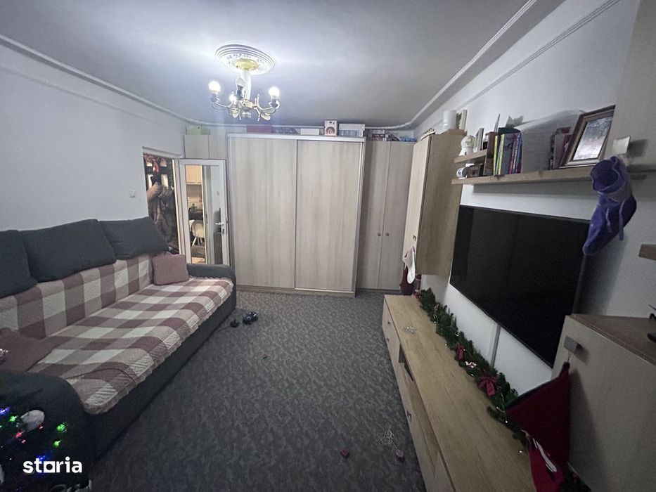 PACURARI-ap.2 camere, 42 m2, et.4 cu pod, mobilat si utilat!