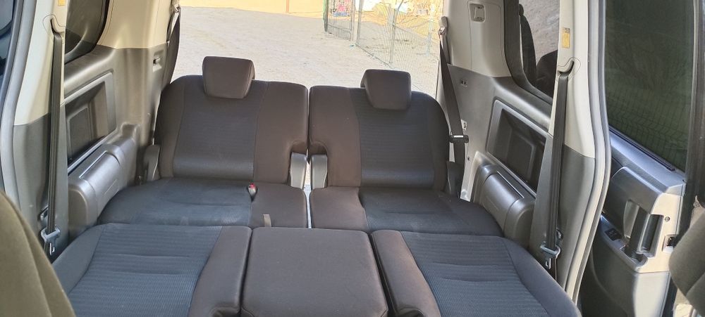 Тойота Вокси Voxy