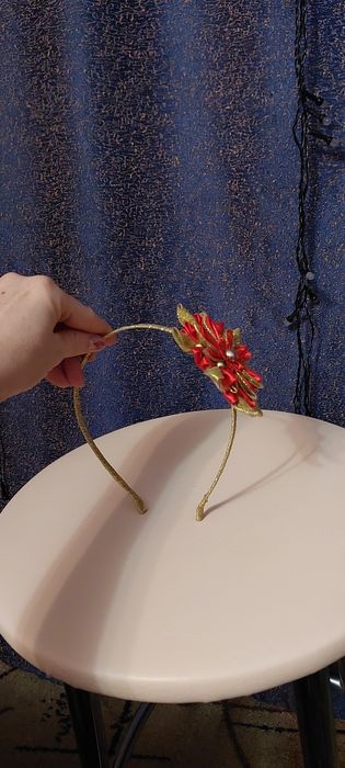 Продаю ободки  и колье.