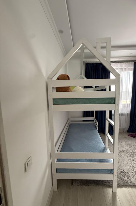 Двухъярусная кровать