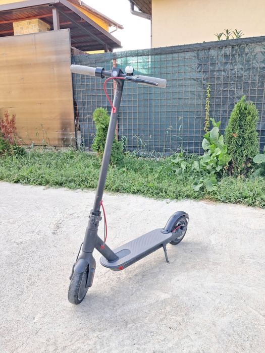 Vand trotineta electrică xiaomi mijia, stare foarte bună