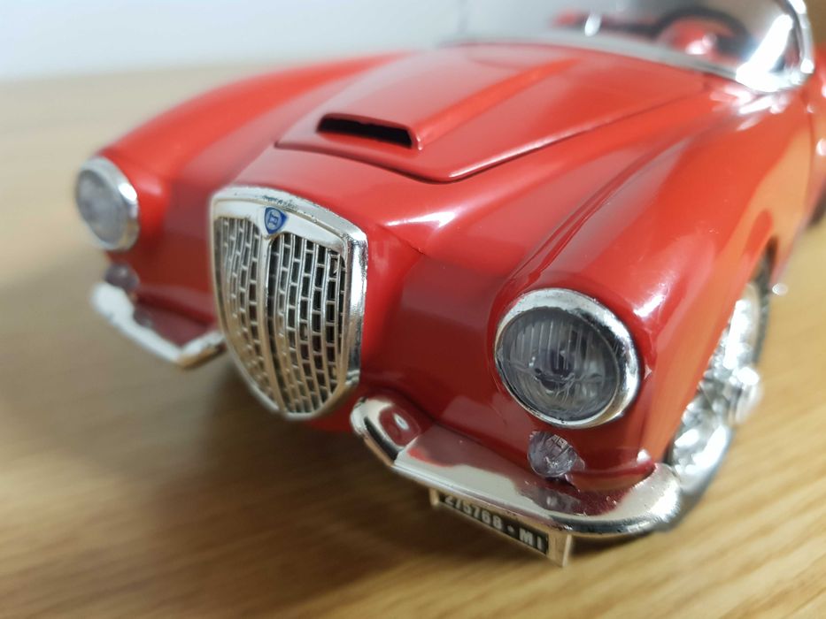Macheta Lancia aurelia spider 1955, scara 1/18, Burago