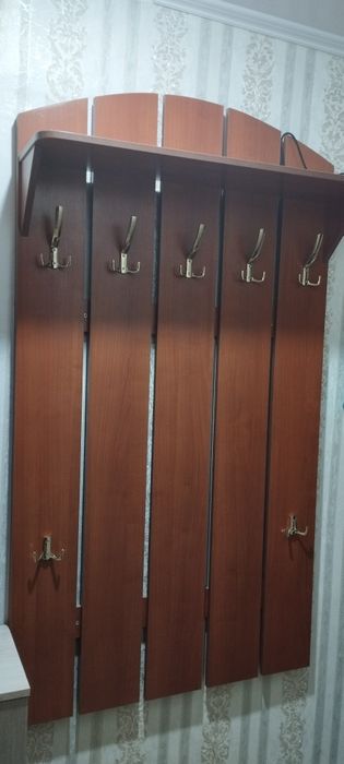 Вешалка в прихожую