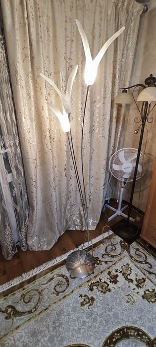 Продам люстру и два торшерак