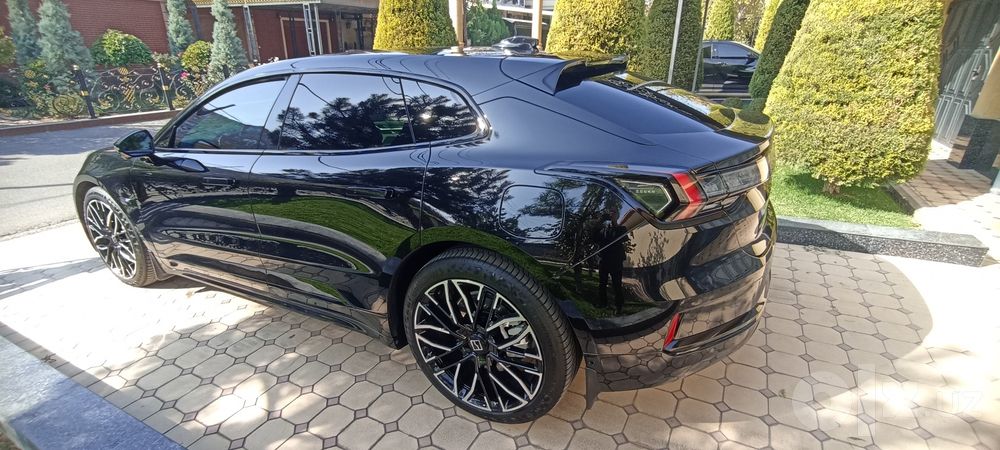 Zeekr 001 You Flagship Phantom Black
