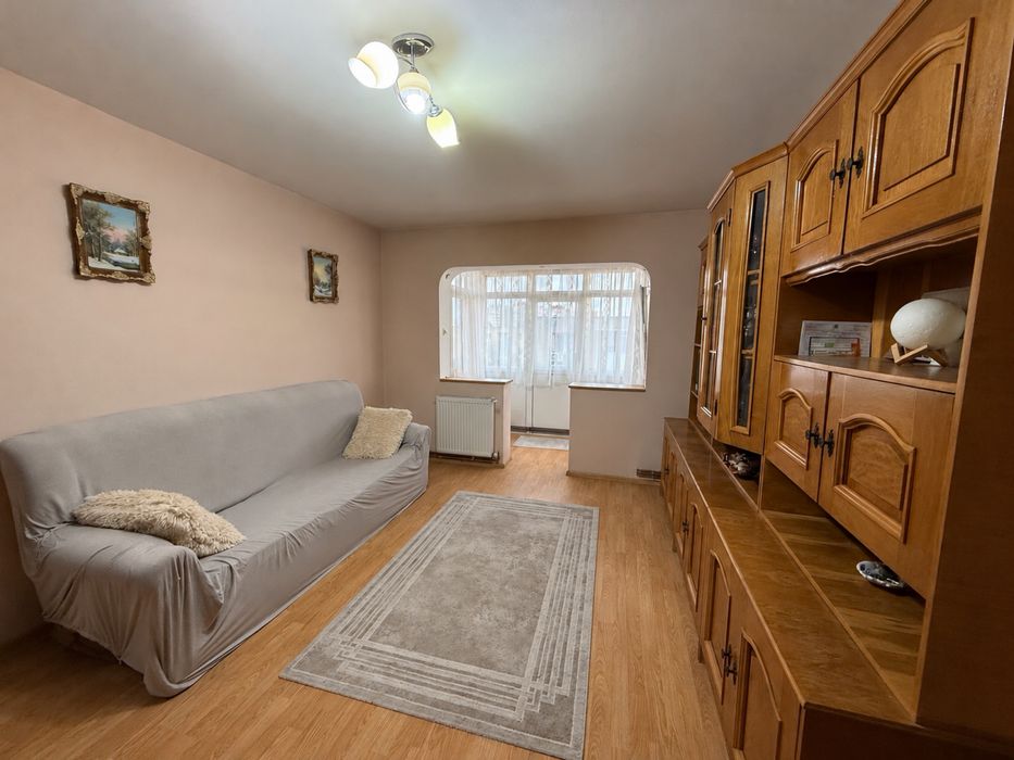 Inchiriez Apartament.