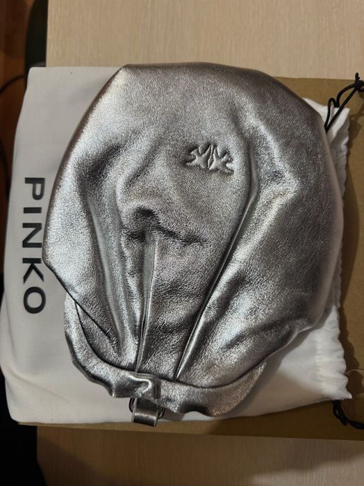Сребриста чанта Pinko