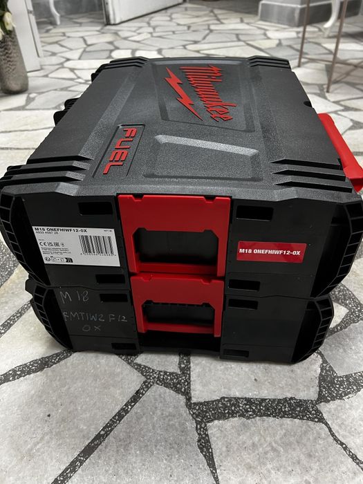 Продавам куфари чисто нови