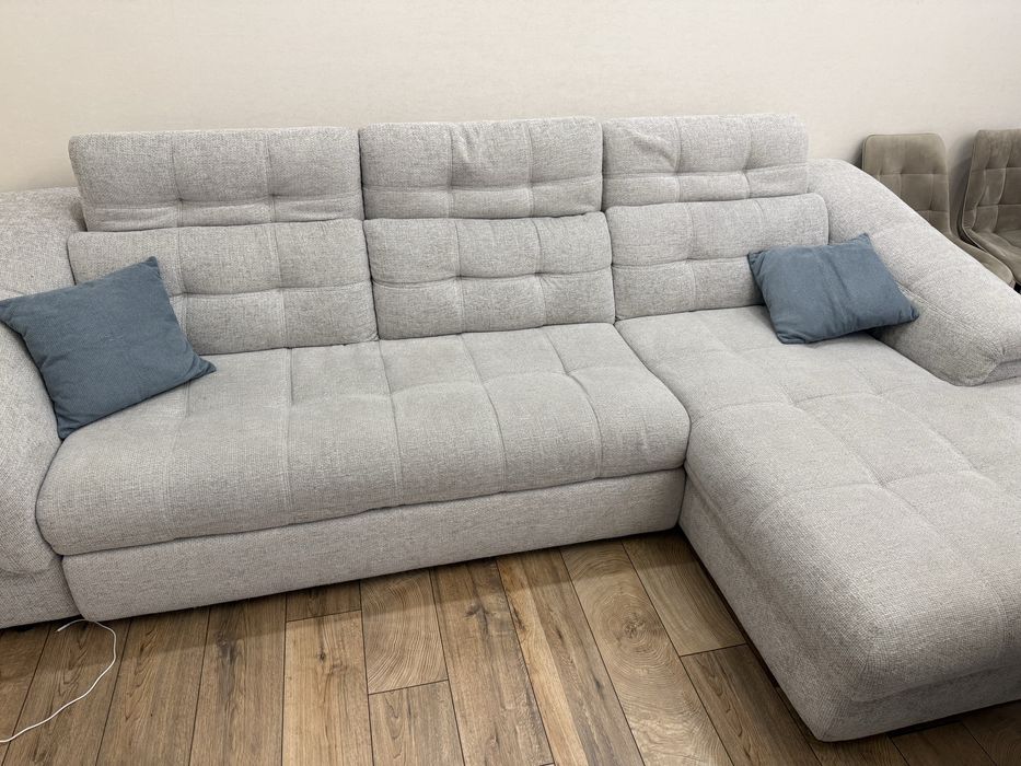 Продам диван угловой