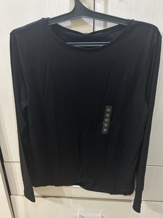 Продам черную кофту лонг