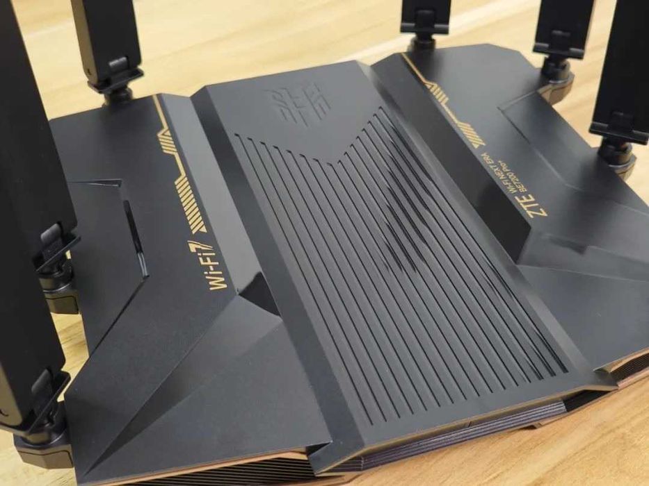 ZTE BE7200 Pro+ новый стандарт WiFi 7 двух диапазонной порт 2,5 Гбит/с