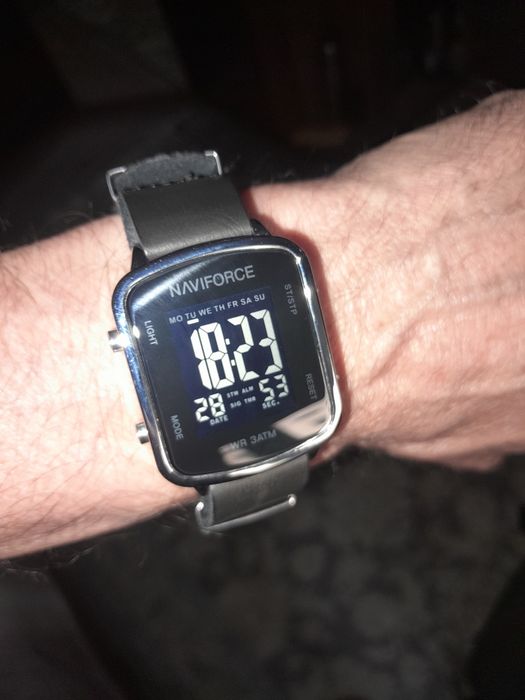 Часы электронные Naviforce