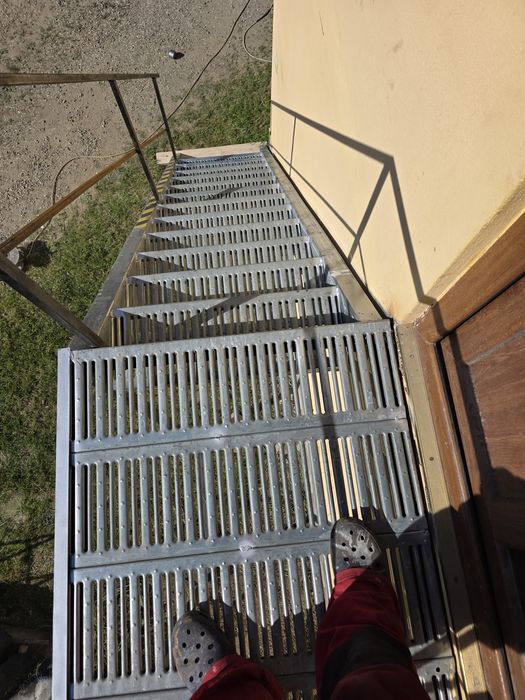 Scări metalice galvanizate