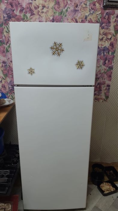 Продам холодильник
