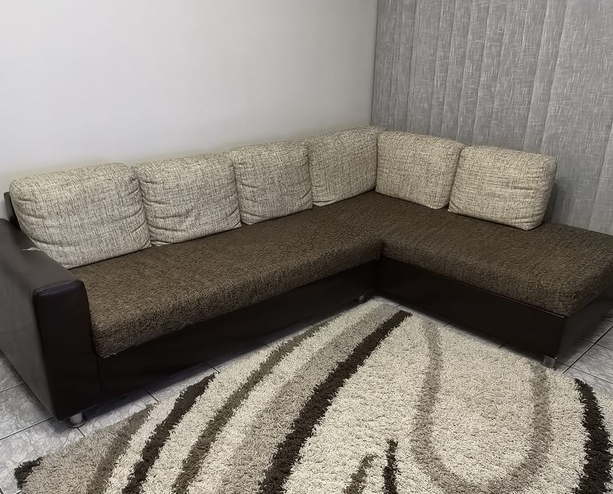 Продавам ъглов диван