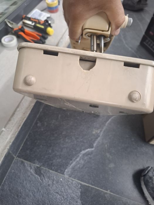 Masina de cusut Singer electrică