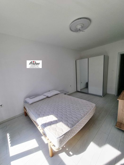 Дава се под наем Тристаен апартамент в Стара Загора, Център - 88 кв.м за 510 € - Снимка #4