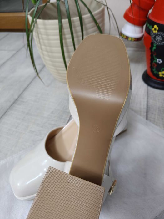 Дамски обувки с 10 см ток