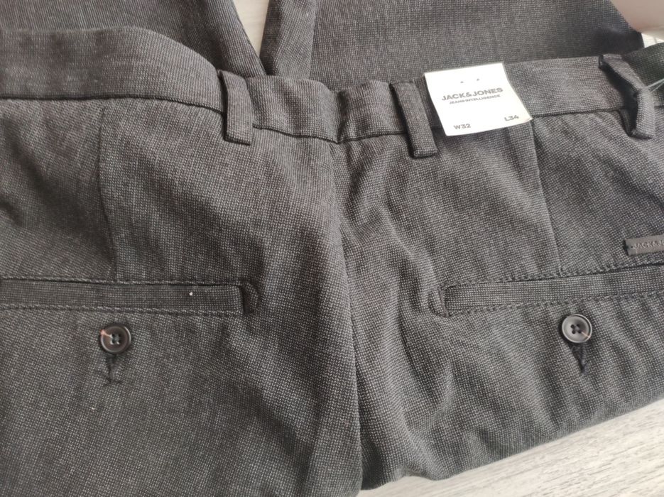 Pantaloni eleganți Jack and Jones