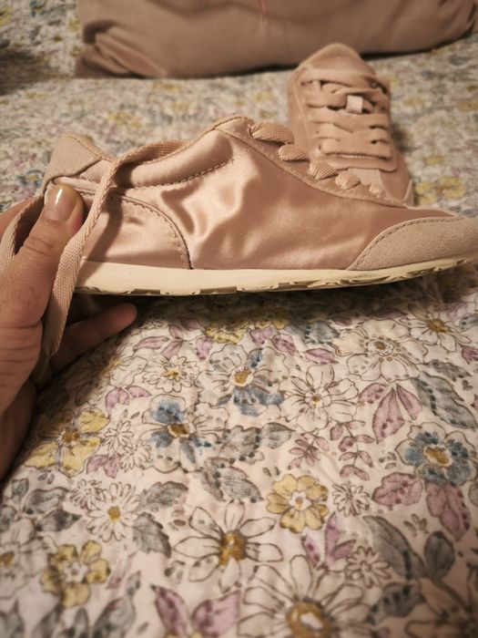 Сатенени кецове Zara