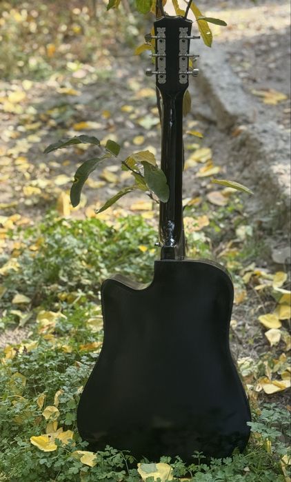 Гитара новая акустическая