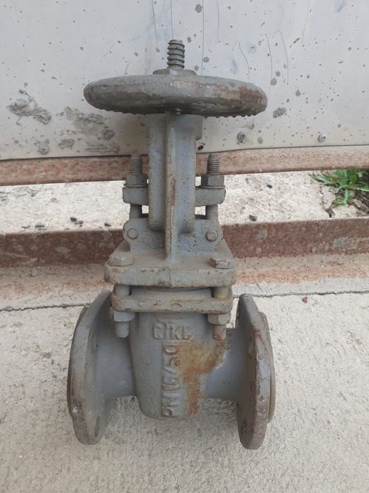 Задвижка стальная