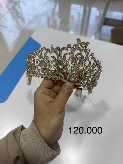 Корона головной убор.