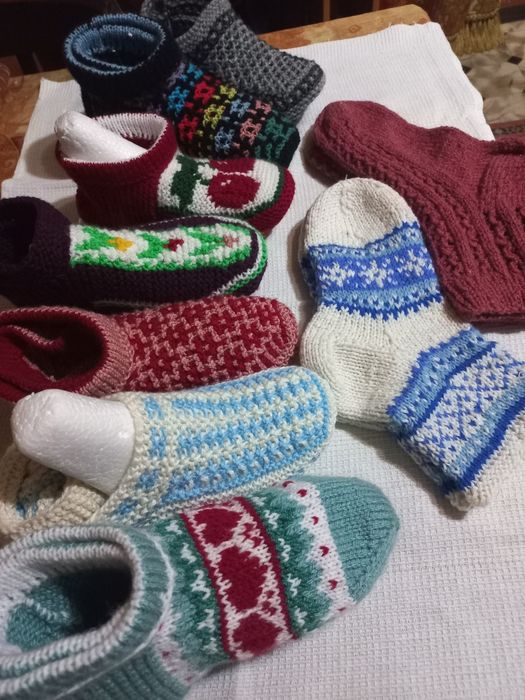 Тапочки и носки вязаные