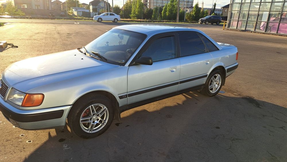 Продам Ауди 100 С4